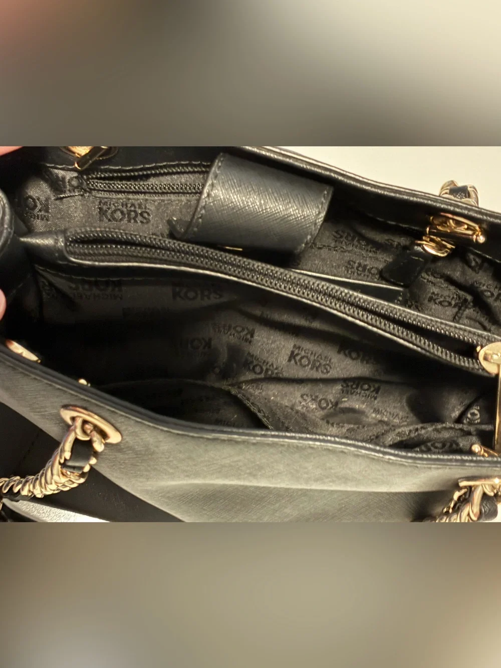 Michael Kors - Susannah Saffiano LG Black Leather Tote